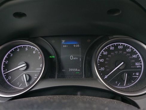 Used 2023 Toyota Camry SE w/ Convenience Package image 14