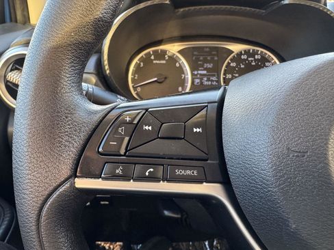 Used 2020 Nissan Versa S image 22