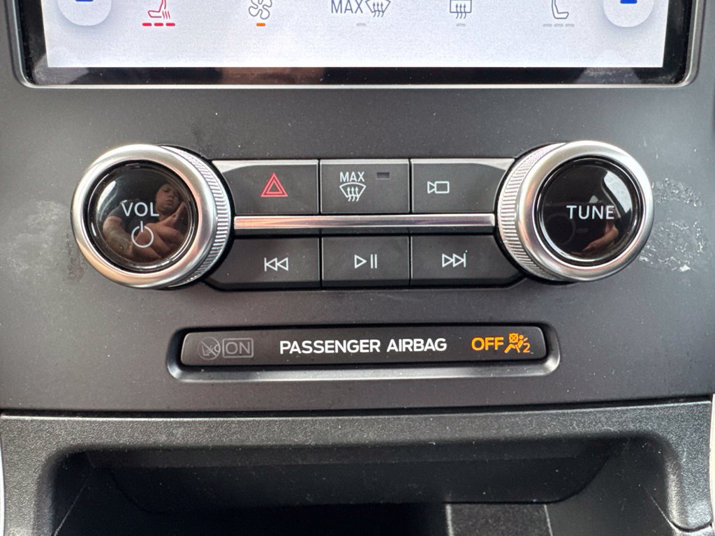 Used 2024 Ford Edge SEL AWD/4WD image 16