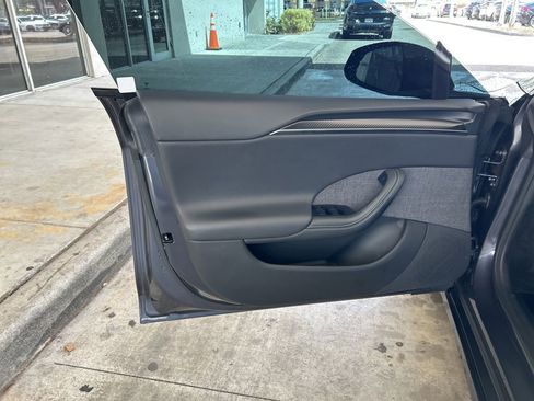 Used 2022 Tesla Model S Plaid image 41