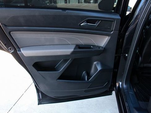 Used 2023 Volkswagen Atlas Cross Sport SEL Premium R-Line image 38