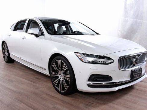Certified 2023 Volvo S90 B6 Plus image 3