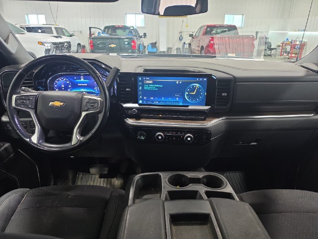 Used 2023 Chevrolet Silverado 1500 LT AWD/4WD image 4