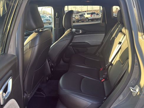 Used 2023 Jeep Compass Latitude image 20