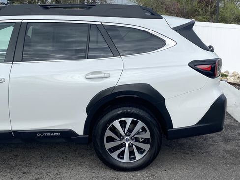 Used 2025 Subaru Outback Premium image 4