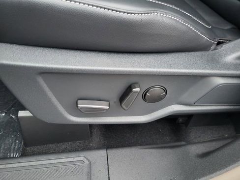 New 2025 Ford Bronco Outer Banks w/ Black Appearance Package image 13