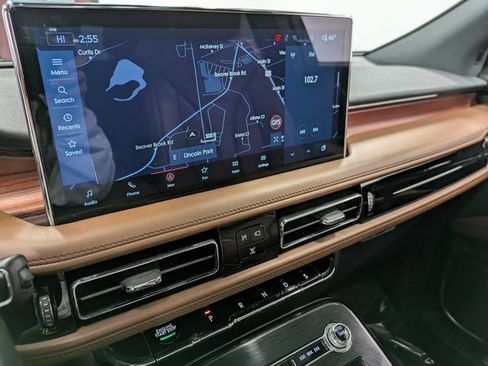 Used 2023 Lincoln Nautilus Reserve w/ Monochromatic Package image 11