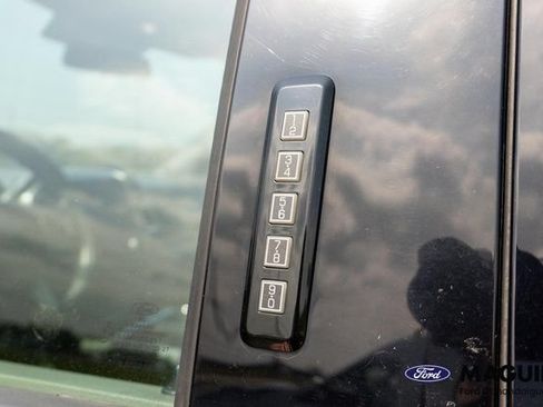 Used 2017 Ford F250 XLT w/ XLT Premium Package AWD/4WD image 15