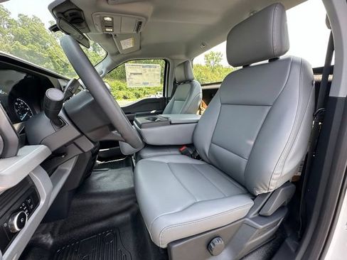 New 2026 Ford F550 4x4 Regular Cab Super Duty image 17