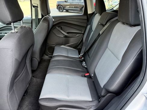 Used 2019 Ford Escape SE image 11