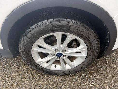 Used 2017 Ford Escape SE image 7