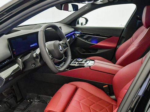 Used 2025 BMW 530i w/ Premium Package image 18