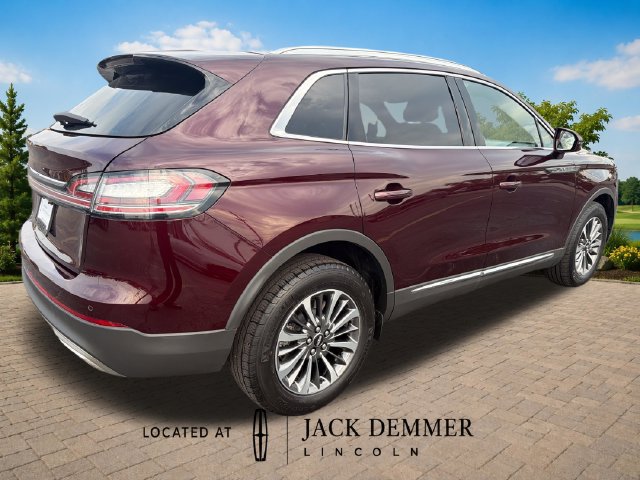 Used 2023 Lincoln Nautilus Reserve w/ Luxury Package AWD/4WD image 7
