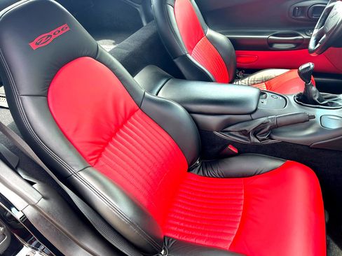 Used 2001 Chevrolet Corvette Z06 w/ Memory Pkg image 20
