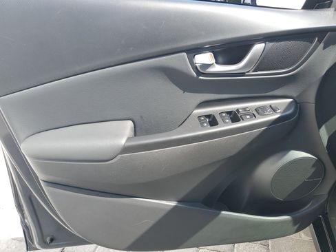 Used 2023 Hyundai Kona Limited FWD image 17