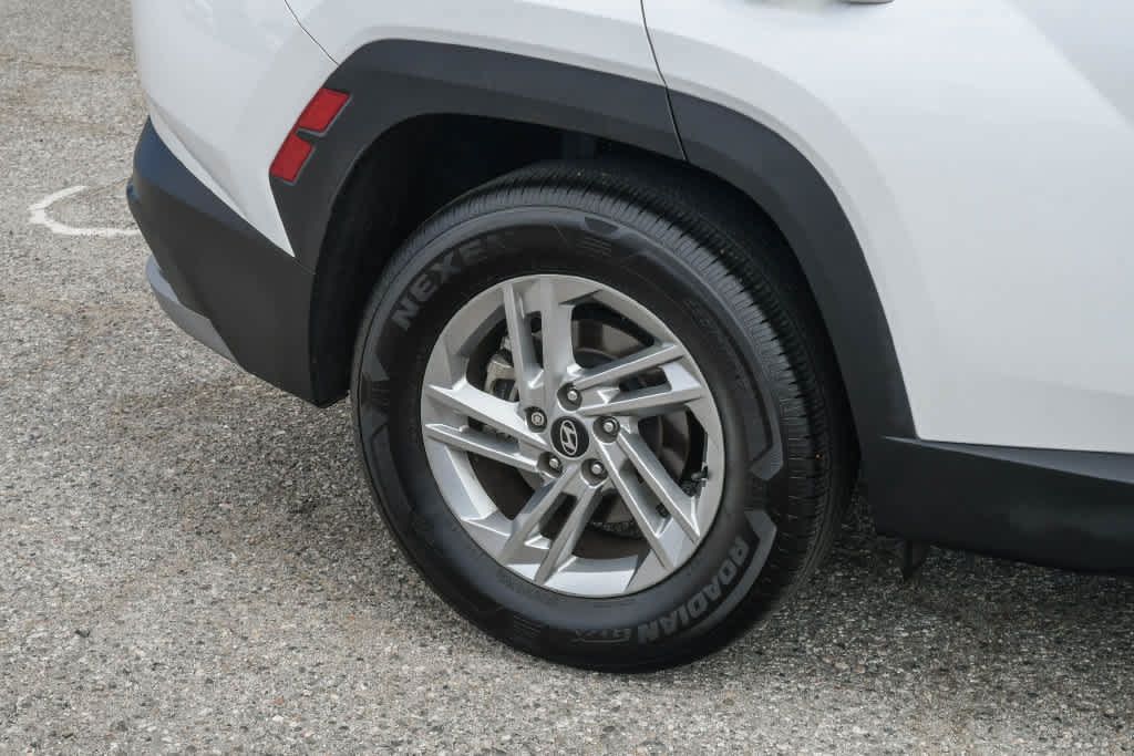Used 2025 Hyundai Tucson SE FWD image 11