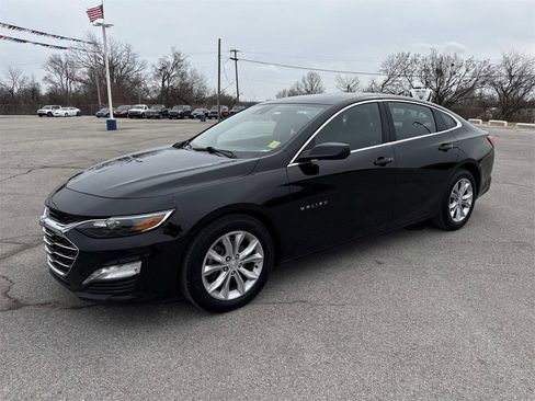 Used 2023 Chevrolet Malibu LT image 2