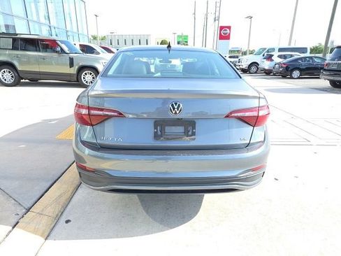 Used 2024 Volkswagen Jetta SE FWD image 5