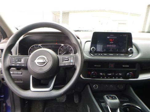 Used 2023 Nissan Rogue SV AWD/4WD image 10