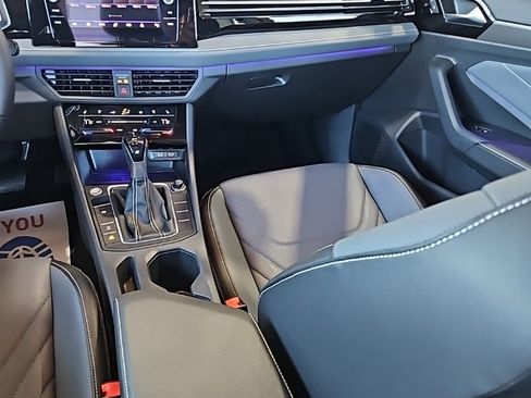 Used 2025 Volkswagen Jetta SEL image 23