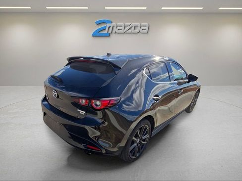 Used 2025 MAZDA MAZDA3 Hatchback w/Premium Plus Pkg image 5