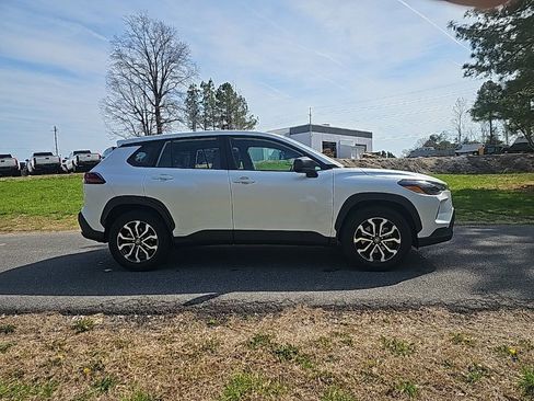 Used 2026 Toyota Corolla Cross XSE image 4