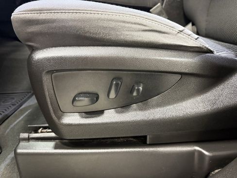 Used 2018 Chevrolet Silverado 1500 LT w/ All Star Edition image 23