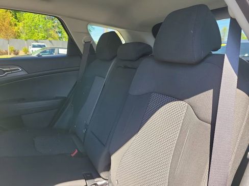 Used 2023 Kia Sportage LX image 10