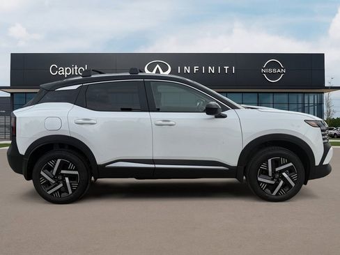 New 2026 Nissan Kicks SV image 4