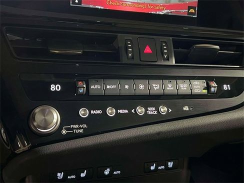 Certified 2025 Lexus ES 300h w/ Premium Package image 35