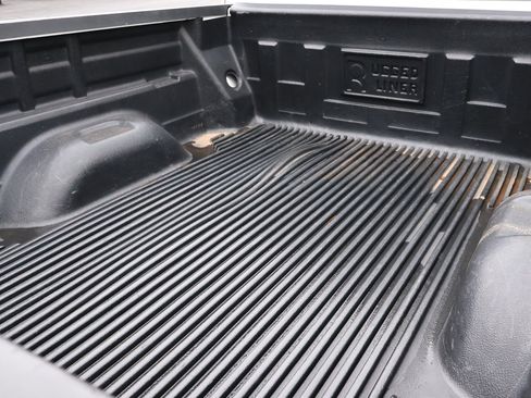 Used 2017 Chevrolet Colorado W/T RWD image 16