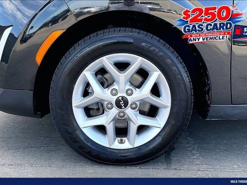 Used 2023 Kia Soul LX w/ Option Group 015 FWD image 8
