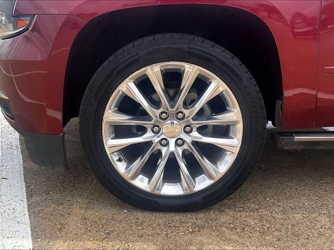 Used 2019 Chevrolet Suburban Premier w/ Premier Plus Edition AWD/4WD image 8