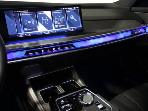 Used 2023 BMW 760i xDrive image 55