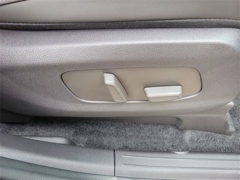 New 2026 Kia Carnival SX image 9