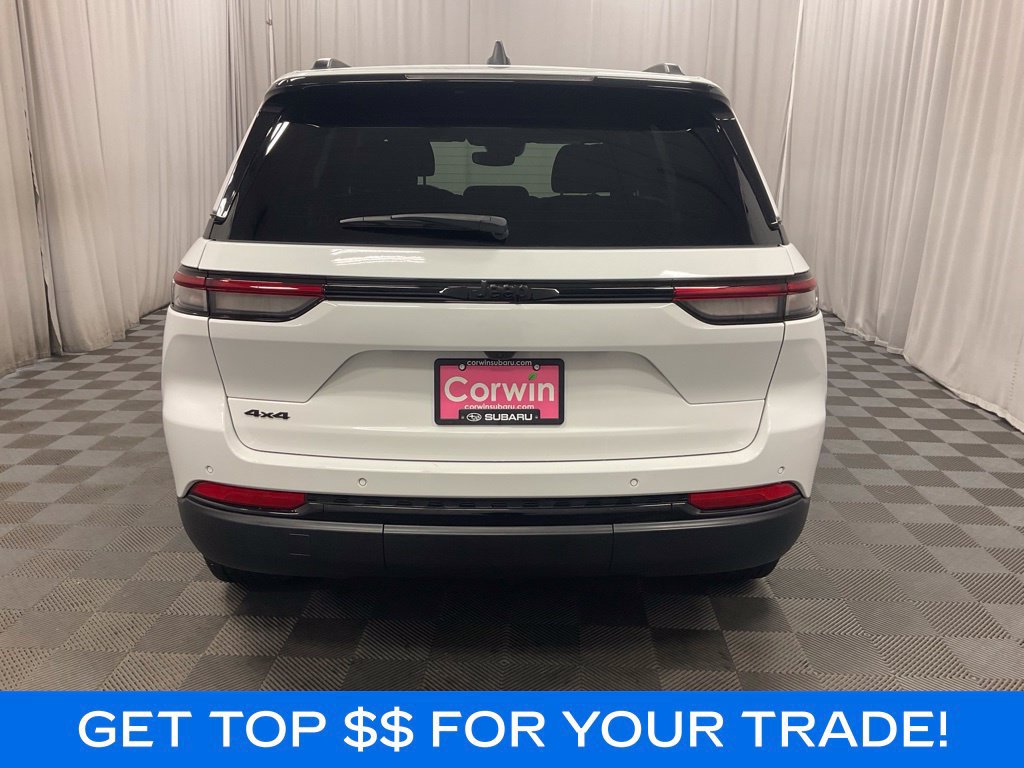 Used 2024 Jeep Grand Cherokee Altitude AWD/4WD image 3