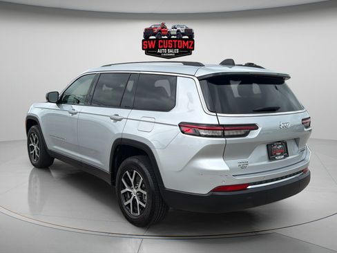 Used 2023 Jeep Grand Cherokee L Limited AWD/4WD image 5