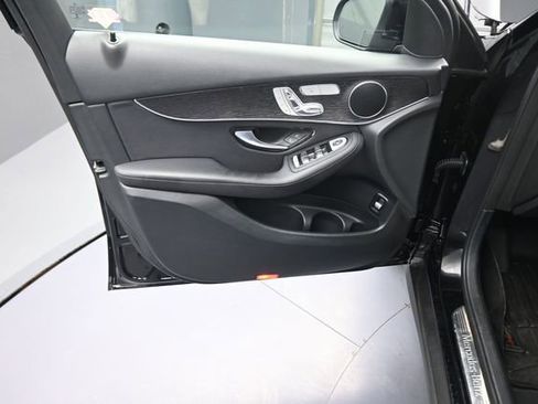 Used 2021 Mercedes-Benz GLC 300 4MATIC image 78