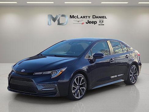 Used 2020 Toyota Corolla SE image 2