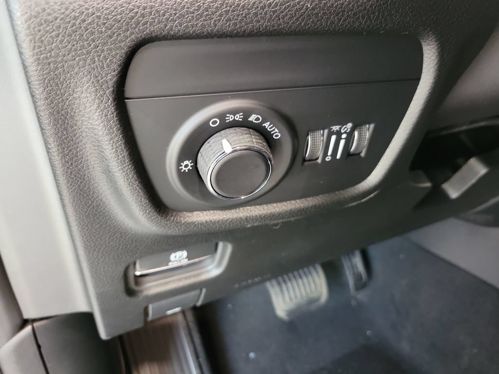 New 2026 Jeep Grand Cherokee Laredo X AWD/4WD image 15