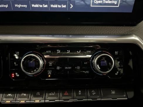 Used 2022 GMC Sierra 1500 Denali w/ Denali Reserve Package image 22