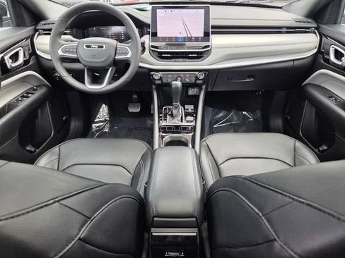 Certified 2025 Jeep Compass Limited w/ Elite Group AWD/4WD image 13