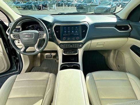 Used 2023 GMC Acadia Denali w/ Denali Ultimate Package FWD image 3
