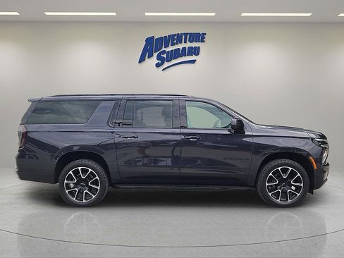 Used 2025 Chevrolet Suburban RST w/ Comfort Package AWD/4WD image 7