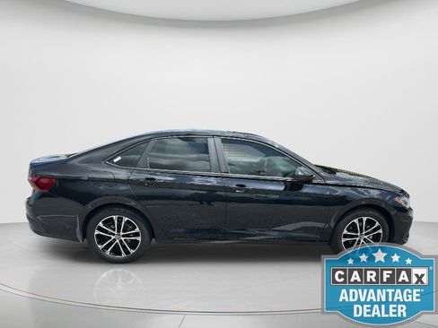 Used 2025 Volkswagen Jetta Sport image 6