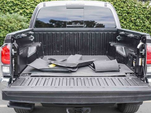 Used 2023 Toyota Tacoma TRD Off-Road AWD/4WD image 33
