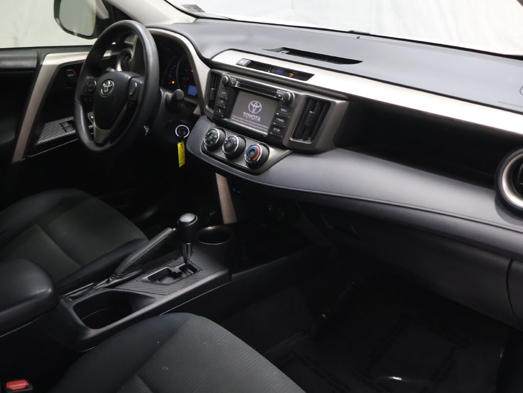 Used 2015 Toyota RAV4 LE FWD image 10