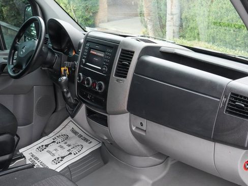 Used 2016 Mercedes-Benz Sprinter 2500 image 35