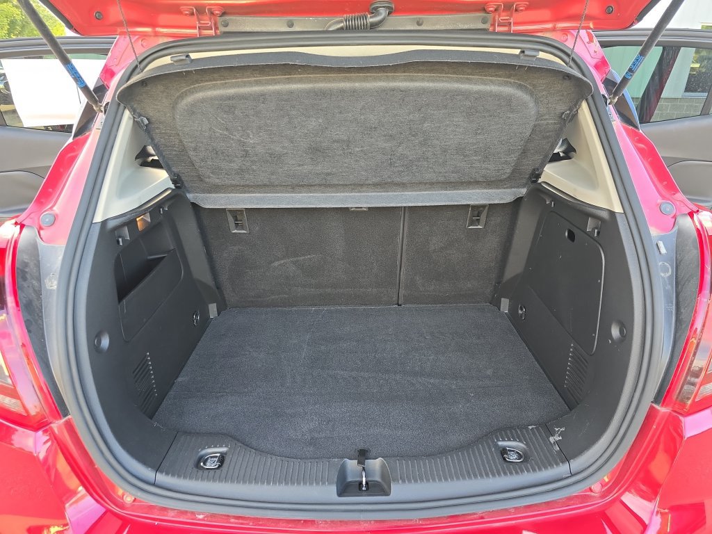 Used 2017 Buick Encore Essence AWD/4WD image 12