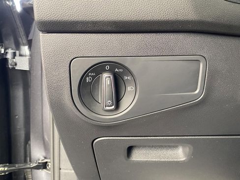 Used 2021 Volkswagen Tiguan SEL image 25